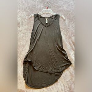 ✨✨ JB & Co Flowy Hi Lo Sleeveless Top ✨✨